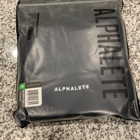 Alphalete Shorts - Picture 2 of 3